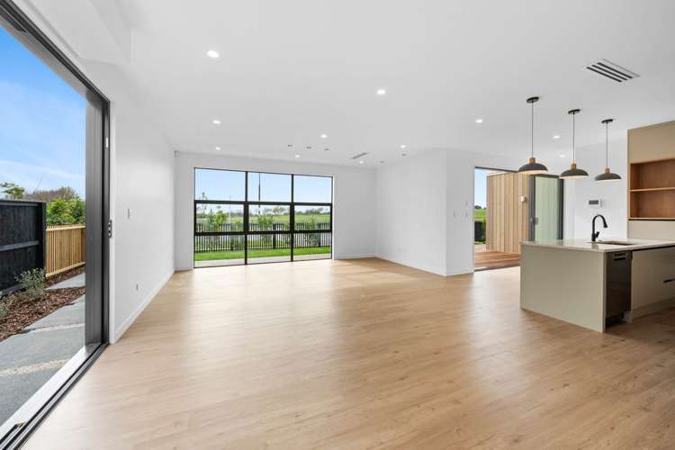 2 Murray Grey Lane Karaka_12