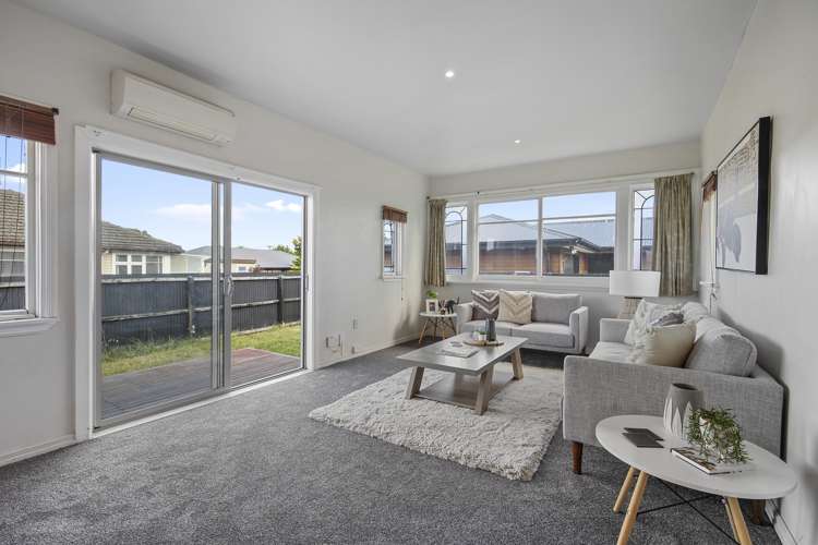 401 Pages Road Aranui_1