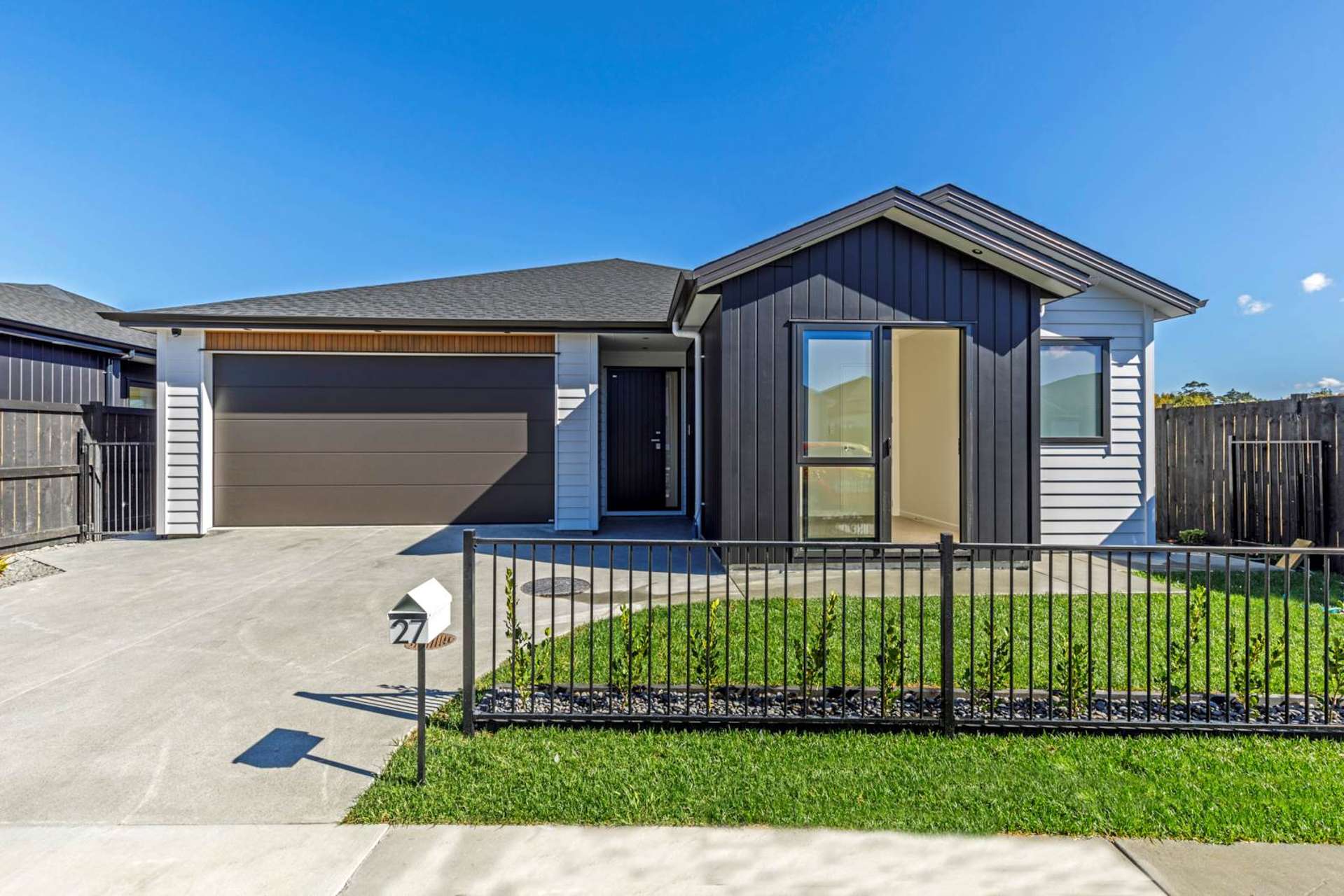 27 Tipu Crescent Wainui_0