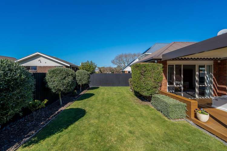 2/14 Bentley Street Russley_18