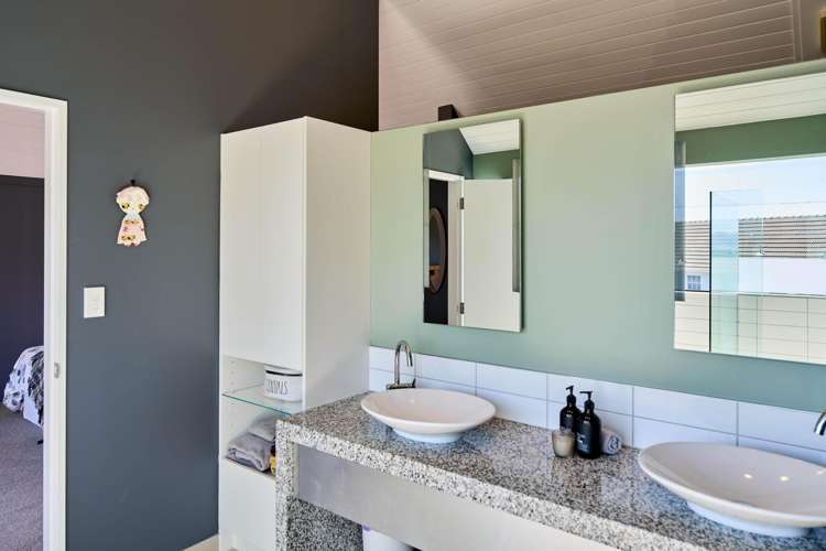 8 Cheviot Road, Lowry Bay Eastbourne_10