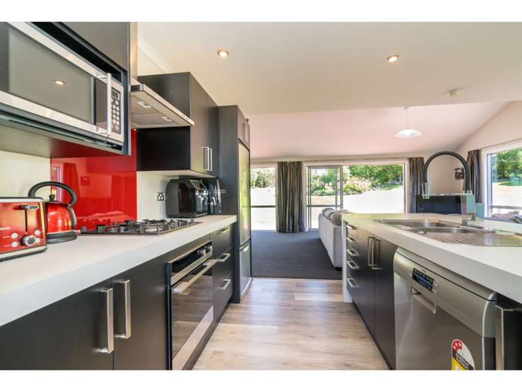 14 Kennard Crescent Karitane_5