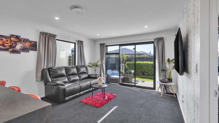 73 Faringdon Boulevard Rolleston_7