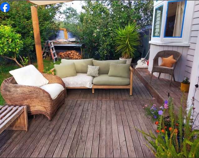 Large green Villa in quiet area of Waihi