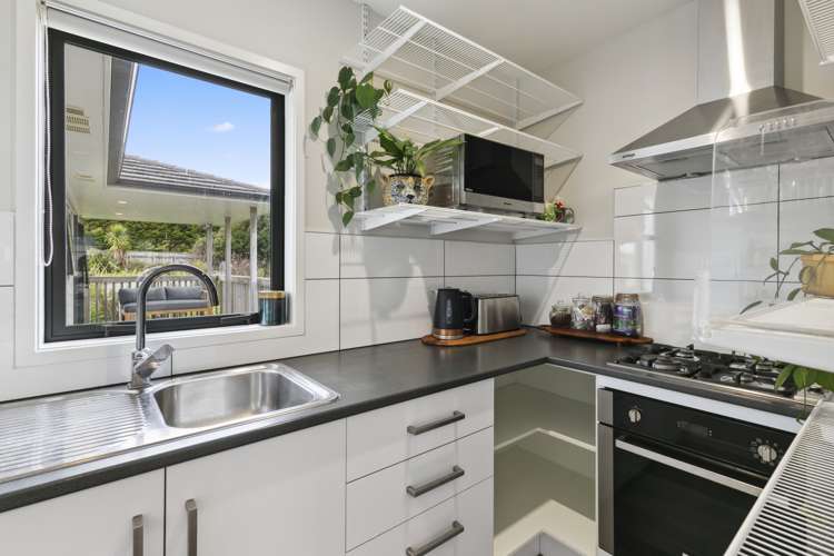 32 Mervyn Kemp Drive Tawa_7