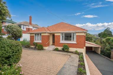 122 Easther Crescent_1