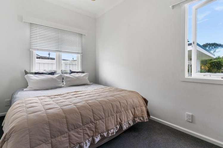 92 Astley Ave New Lynn_9