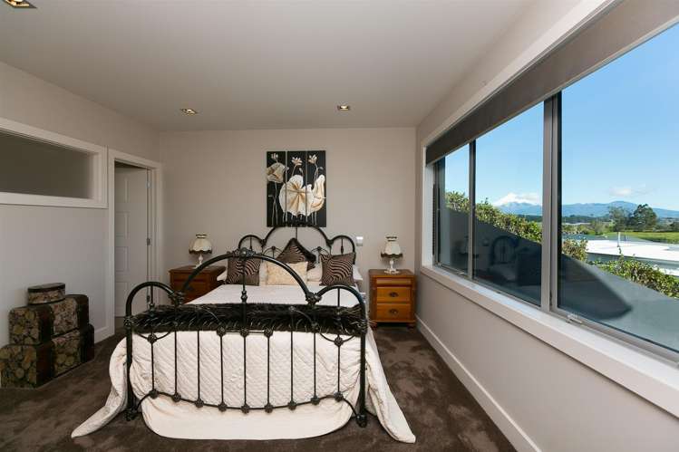 16b Links Drive Waiwhakaiho_16