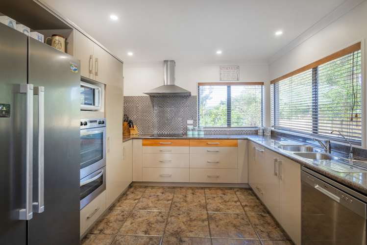 134 Puka Crescent Matarangi_6