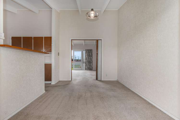 556 Queen Street East Levin_10