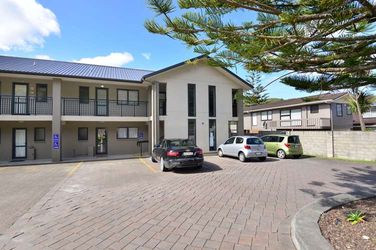 2h/25 Weranui Road Waiwera_16