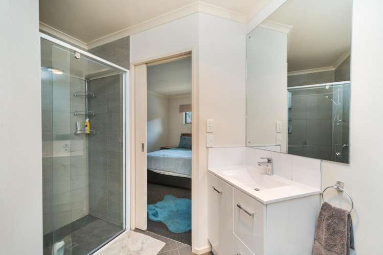 112 Long Melford Road Awapuni_8