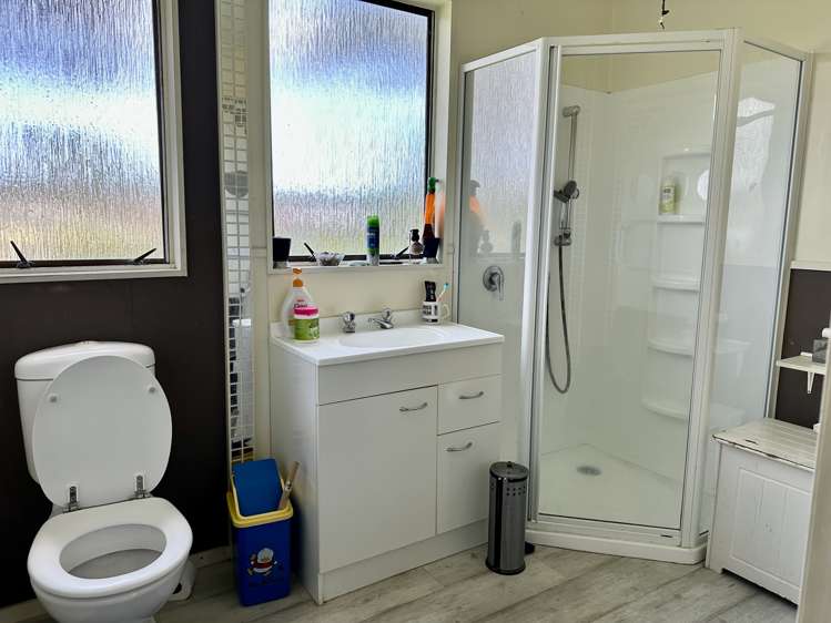 21 Lake Road Awanui_17