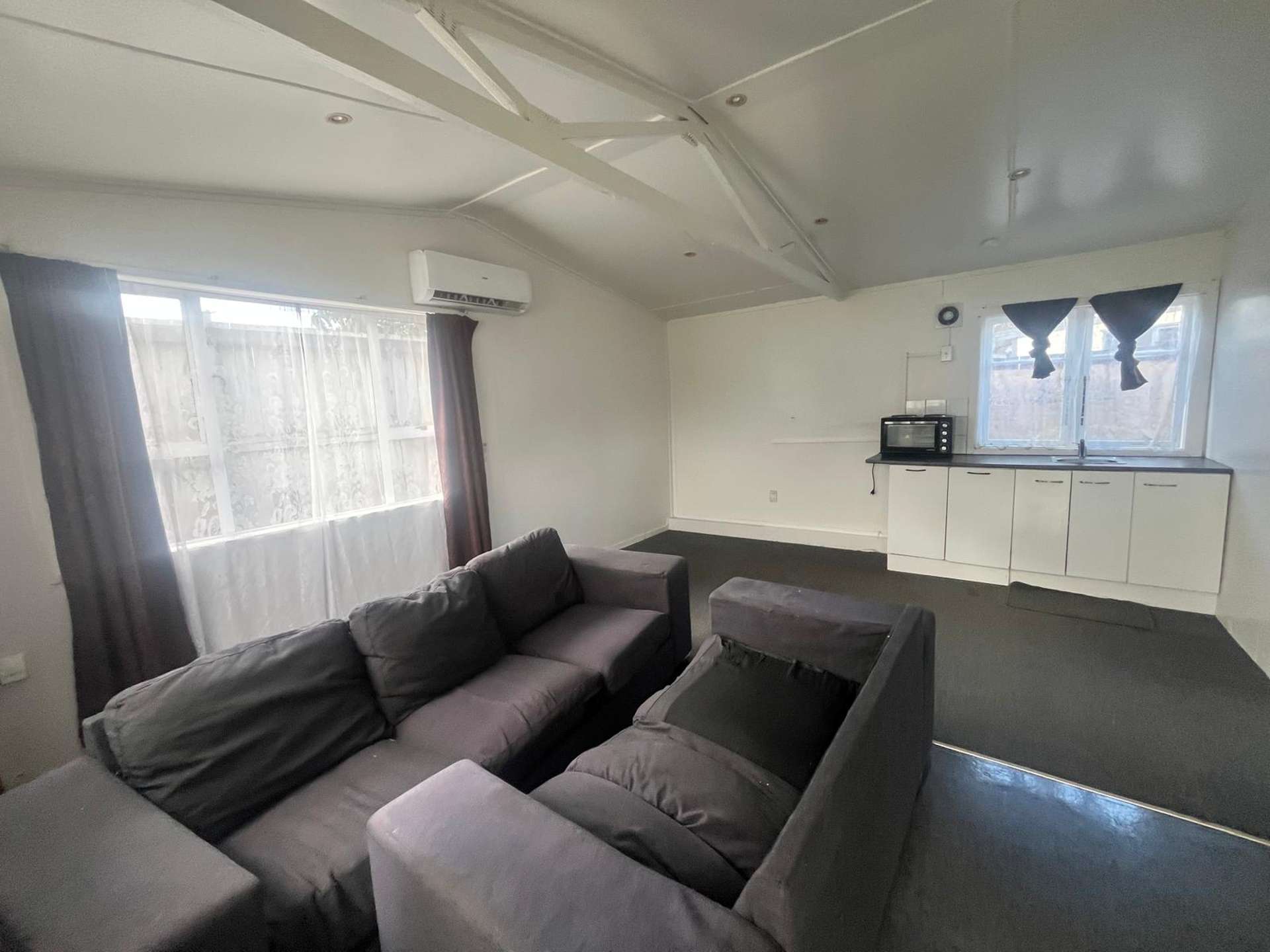 2/9 Stewart Place Otara_0