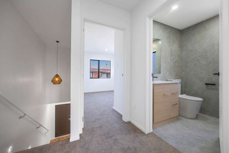 3/621 Glenfield Road Totara Vale_11