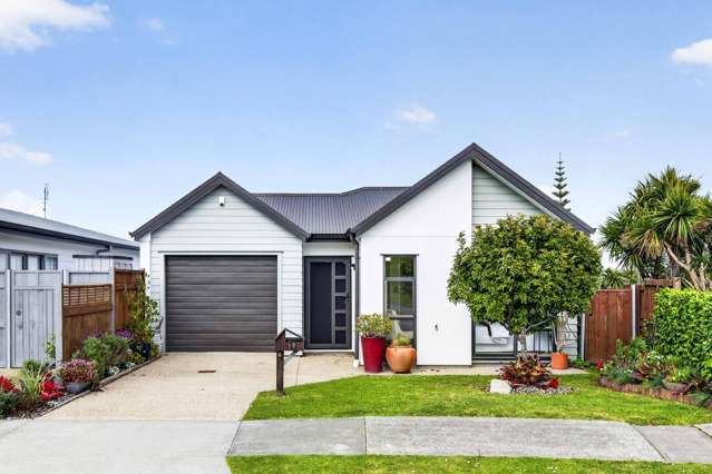 Sunny, Private & Perfectly Positioned