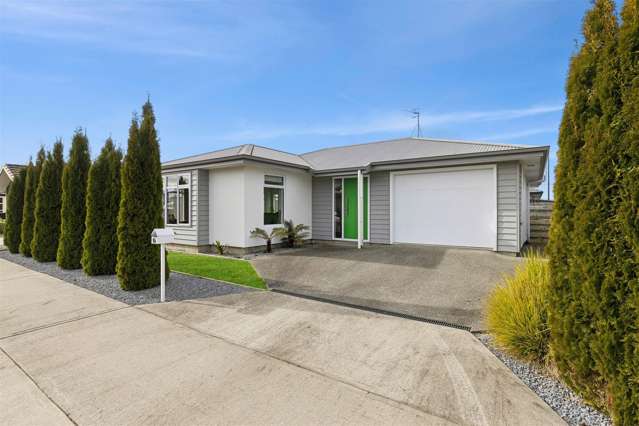 Easy Living! Great Neighbourhood