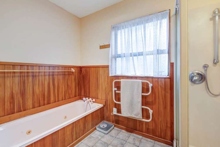 2/1 Captain Street Helensville_23