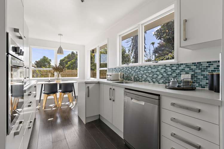 20 Edgerton Road Te Atatu Peninsula_9