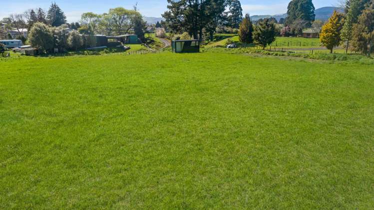 11 Lloyd Crescent Pukehangi_7