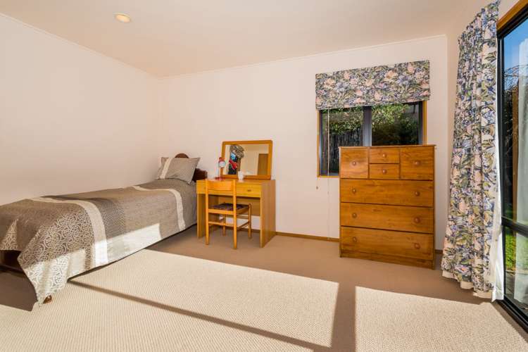 2/21 Seaview Avenue Northcote_16