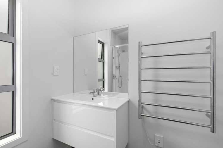 45 McGrath Way Taita_12