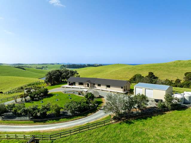 Contemporary home, coastal lifestyle