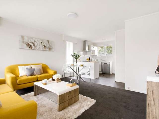 Cozy 2 Bedroom, 1 Bathroom Unit with Charming Backyard for Rent!