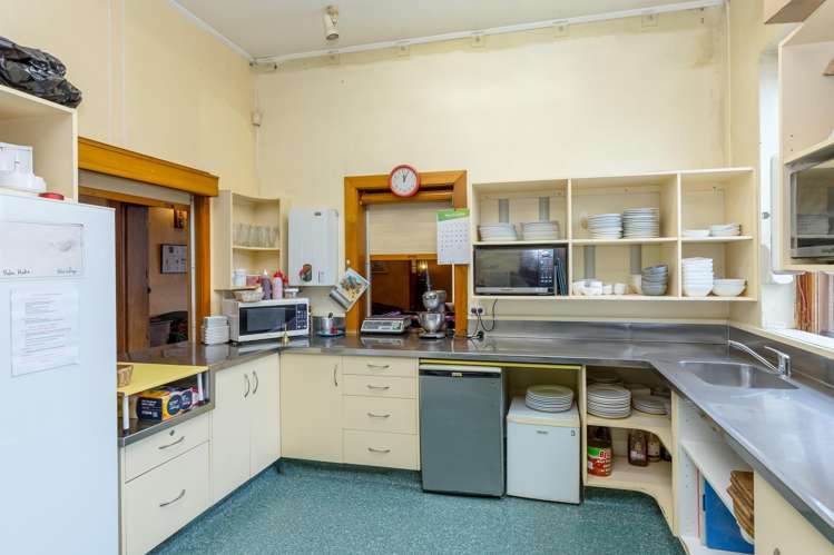 20 Memorial Square Carterton_12