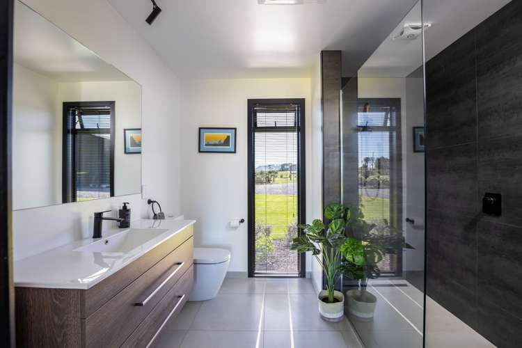 31 Kaihihi Road Okato_17