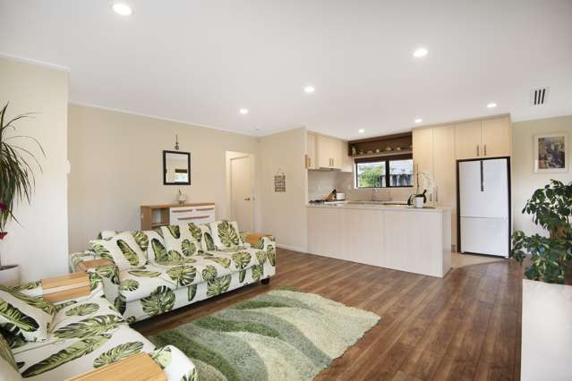 1/16 Atlantis Place Totara Vale_1