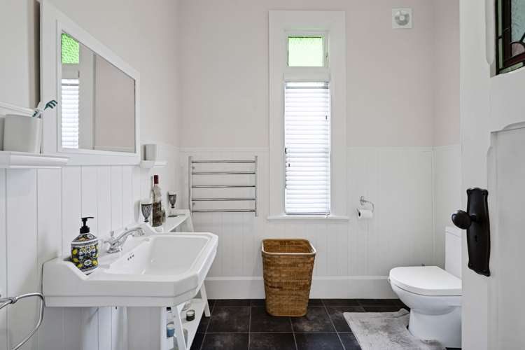 20 Pembroke Road West Stratford_18