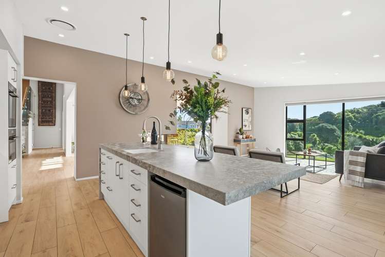 16 Te Heke Place Waikanae_13