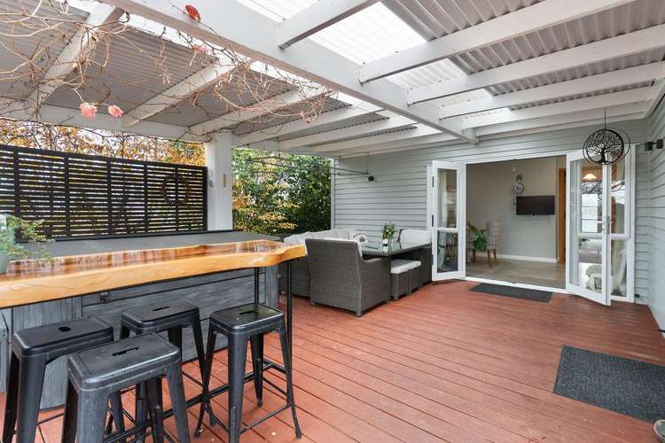 19 Clifton Avenue Carterton_23