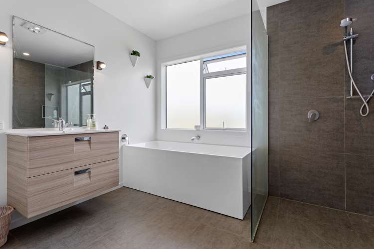 32a Ohuirehe Road Coastlands_12