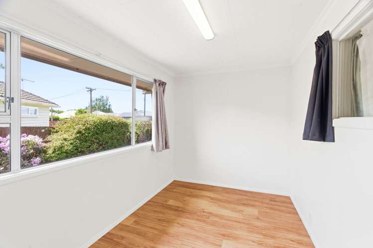 8 Nyoli Street Northcote_13