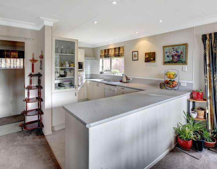 30 Leckhampton Court Clyde Hill_2