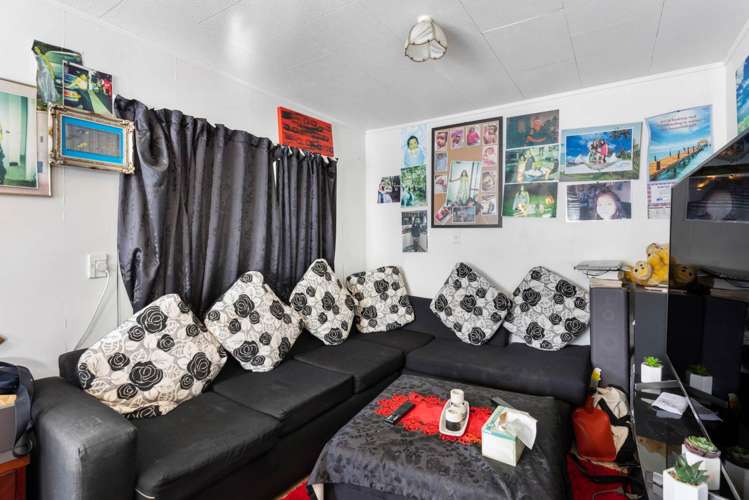 16 Anglers Way Wattle Downs_11