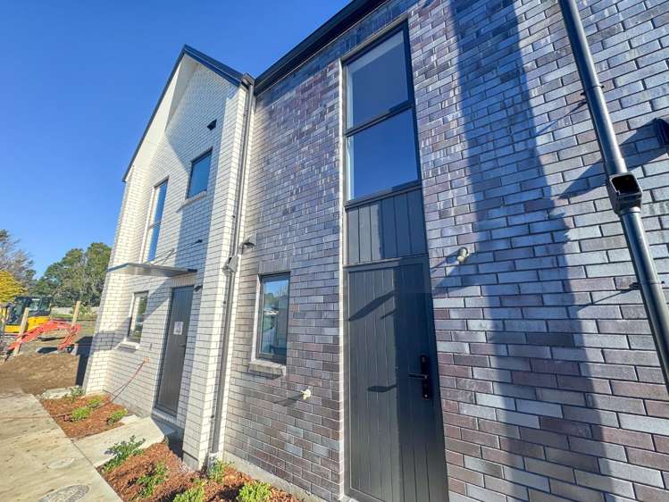 2/12 Molley Green Place 10044_10