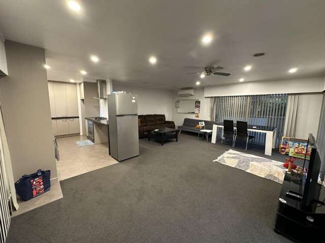 58 Cyclarama Crescent 11410_3