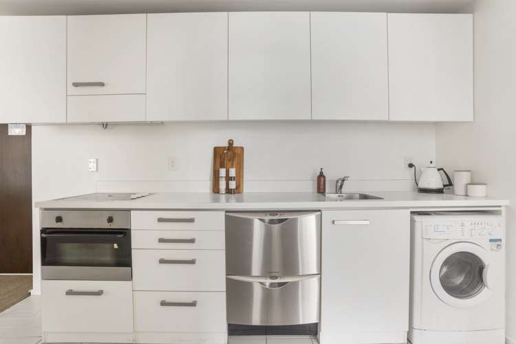 2202/10 Waterloo Quadrant Auckland Central_7