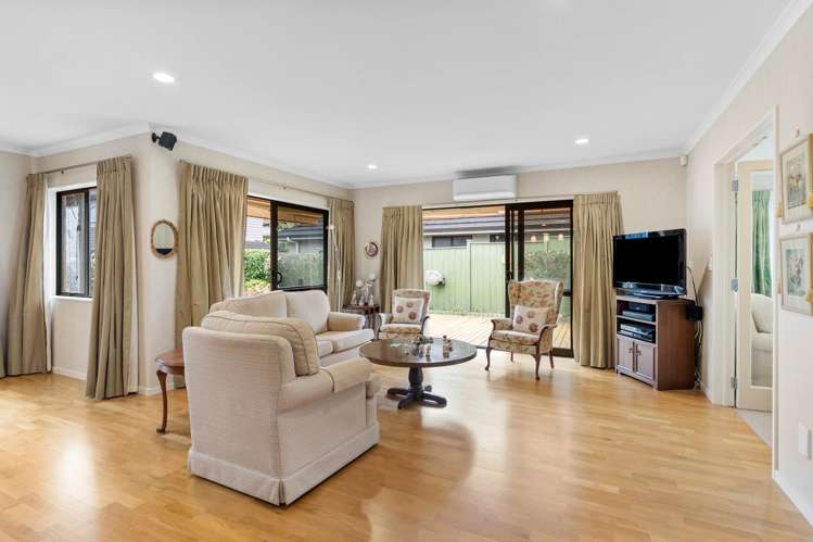 14 Banshire Close Flat Bush_9