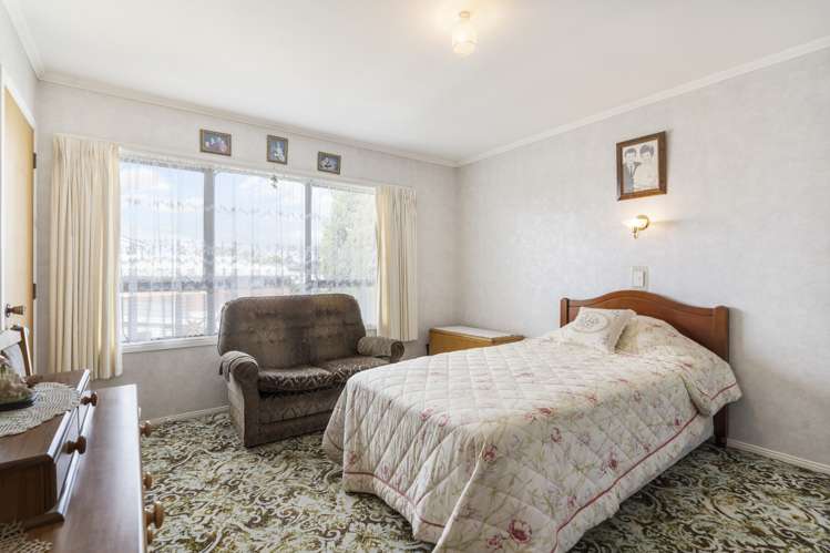 44 Bradbury Road Botany Downs_11