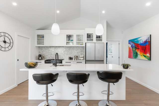 61 Queen Charlotte Drive Aotea_4