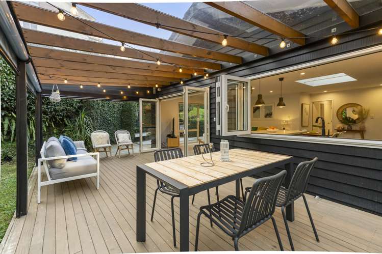 2/14 Surville Place Mairangi Bay_7