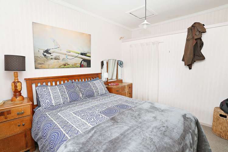6 Manuka Street Colac Bay_8