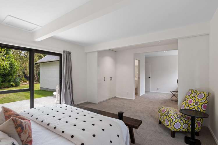 10 Esher Place Saint Martins_25