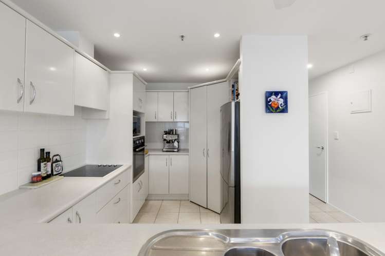 4H/175 Hurstmere Road Takapuna_8
