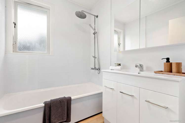 65 Rosamund Avenue New Windsor_17
