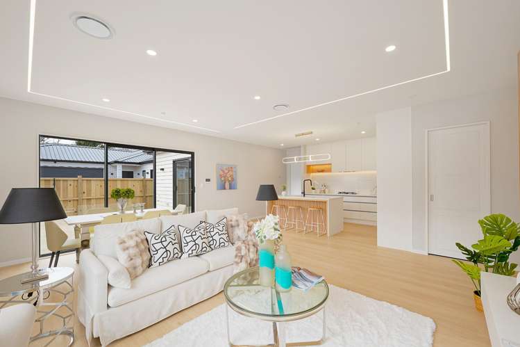 8 Furlough Road Opaheke_3